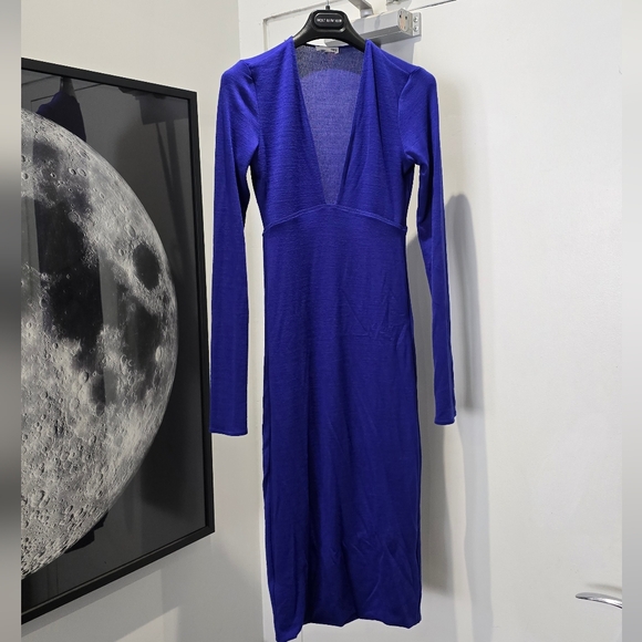 Wilfred Dresses & Skirts - Wilfred Aritzia Long Sleeve Dress